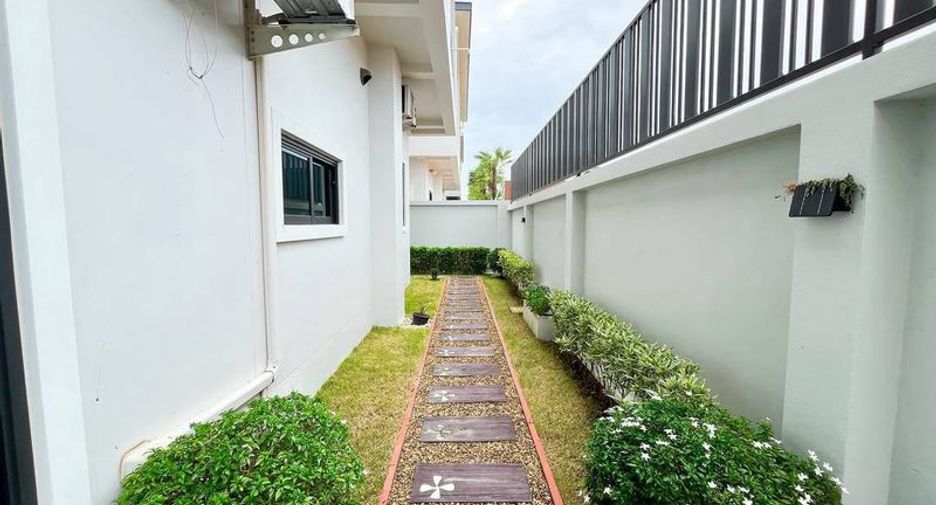 Villa en venta de 4 habitaciones en Bang Lamung, Chonburi