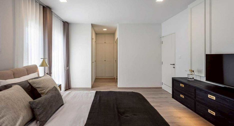 For sale 4 bedrooms house in Mueang Samut Prakan, Samut Prakan