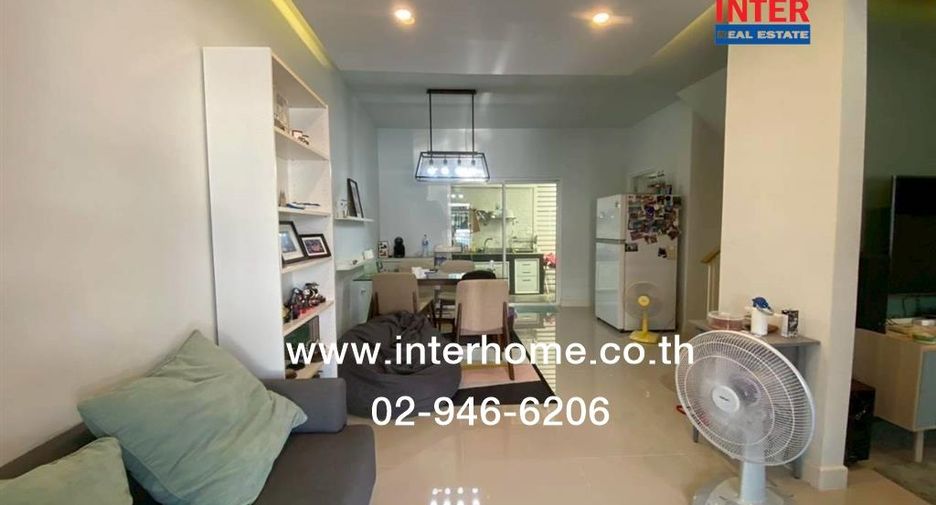 出售 3 卧室 联排别墅 在 Sai Noi, Nonthaburi