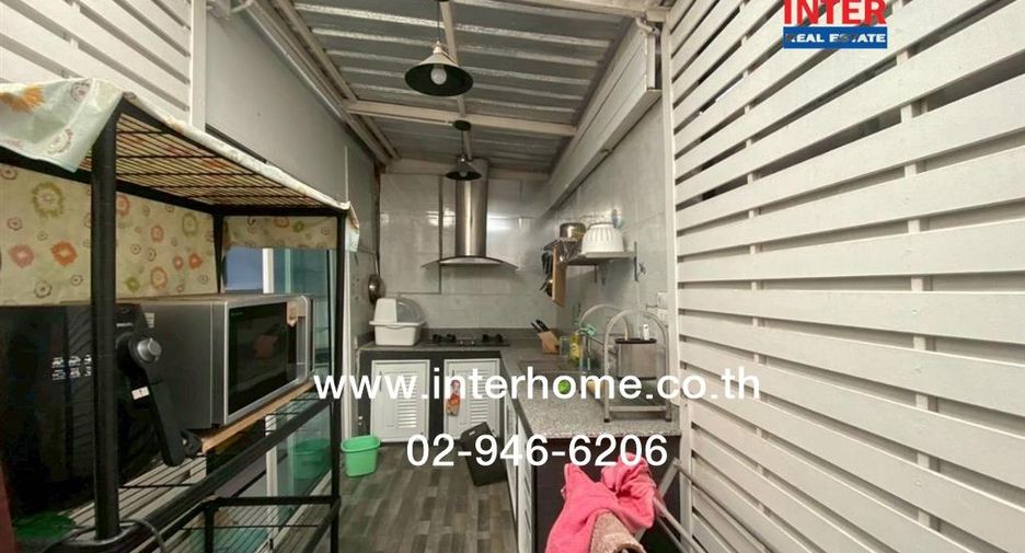 出售 3 卧室 联排别墅 在 Sai Noi, Nonthaburi