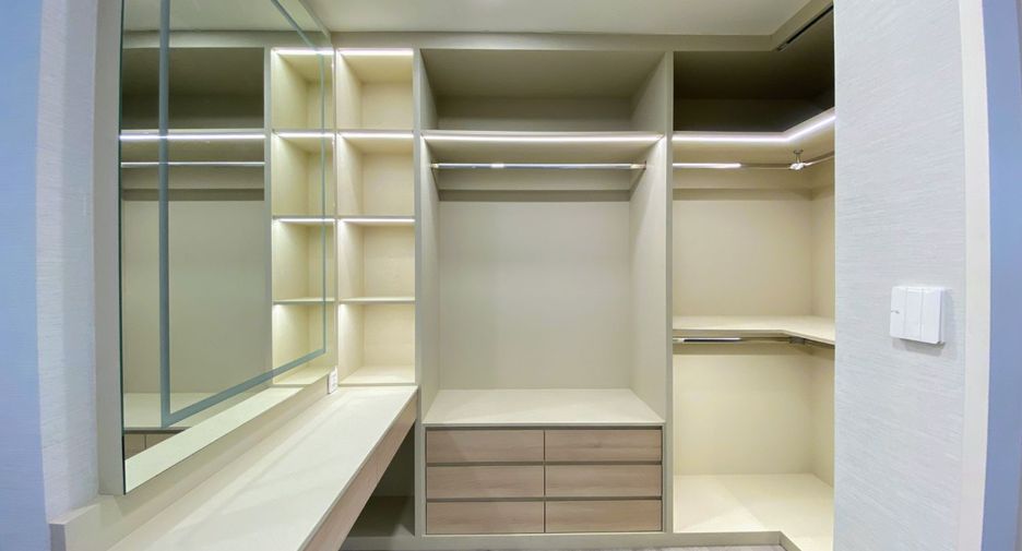 Casa en alquiler de 4 habitaciones en Prawet, Bangkok