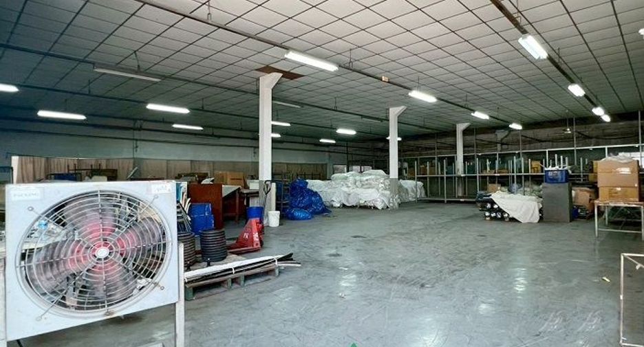 Almacén en alquiler y en venta en Sam Phran, Nakhon Pathom