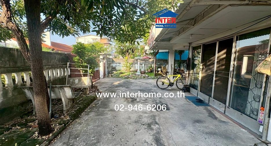 出售 3 卧室 独立屋 在 Lat Phrao, 曼谷