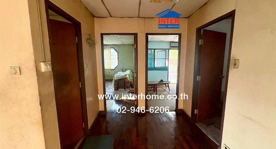 出售 3 卧室 独立屋 在 Lat Phrao, 曼谷