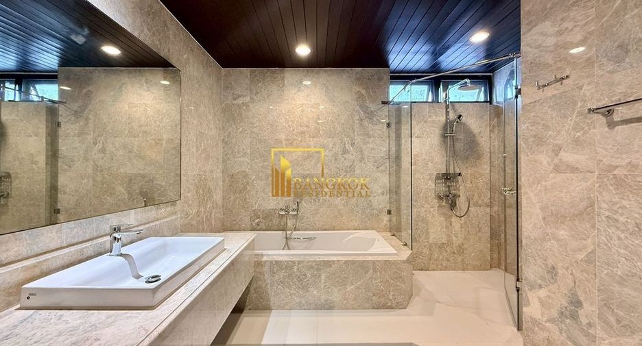 Apartamento en alquiler de 4 habitaciones en Khlong Toei, Bangkok
