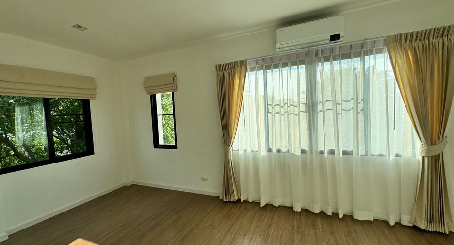 出租 3 卧室 联排别墅 在 Suan Luang, 曼谷