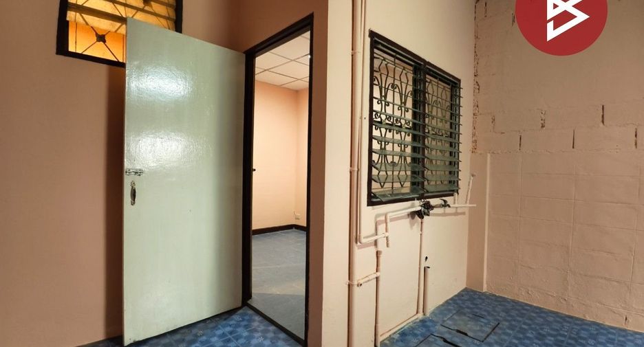 For sale 2 bedrooms townhouse in Lat Krabang, Bangkok