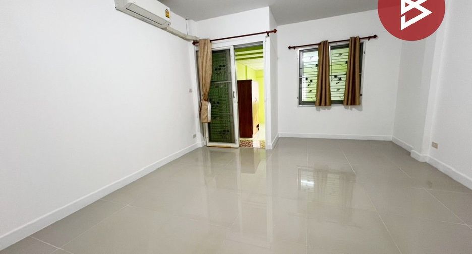 For sale 3 bedrooms townhouse in Bang Sao Thong, Samut Prakan