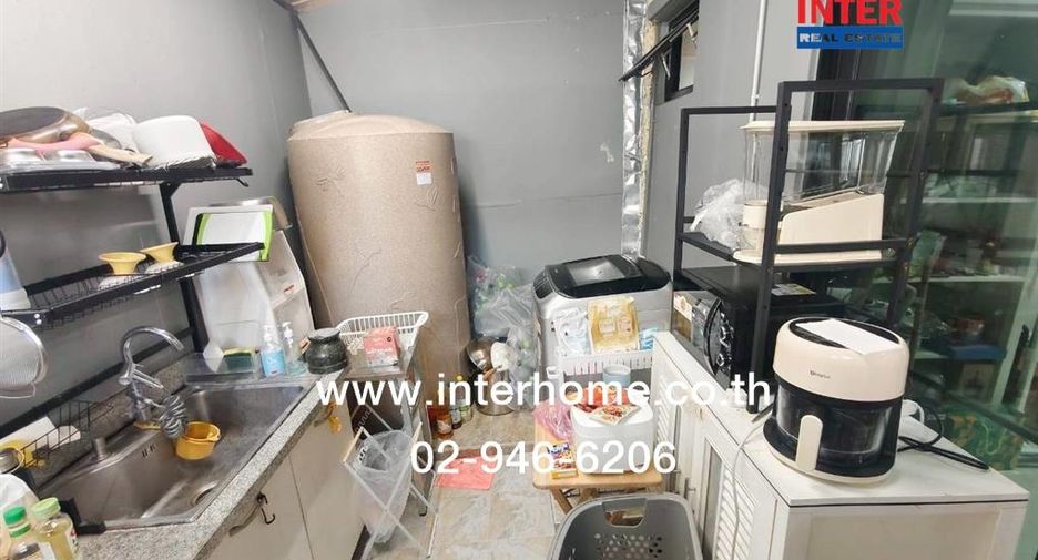 For sale 3 bedrooms townhouse in Phasi Charoen, Bangkok