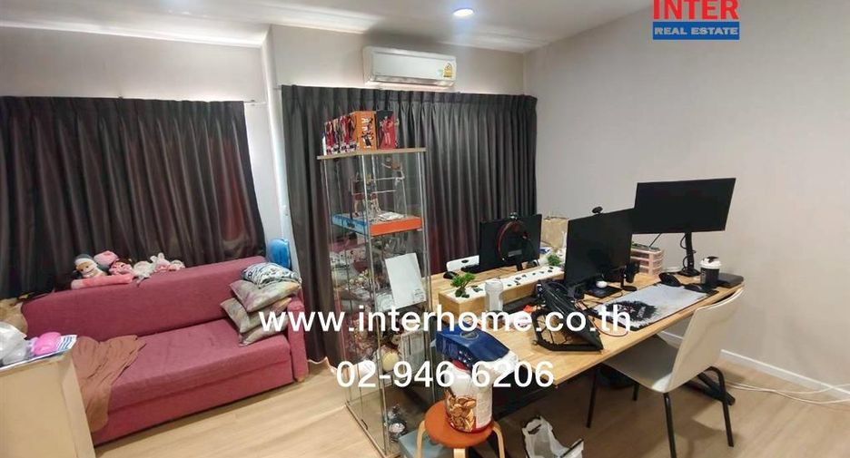 For sale 3 bedrooms townhouse in Phasi Charoen, Bangkok