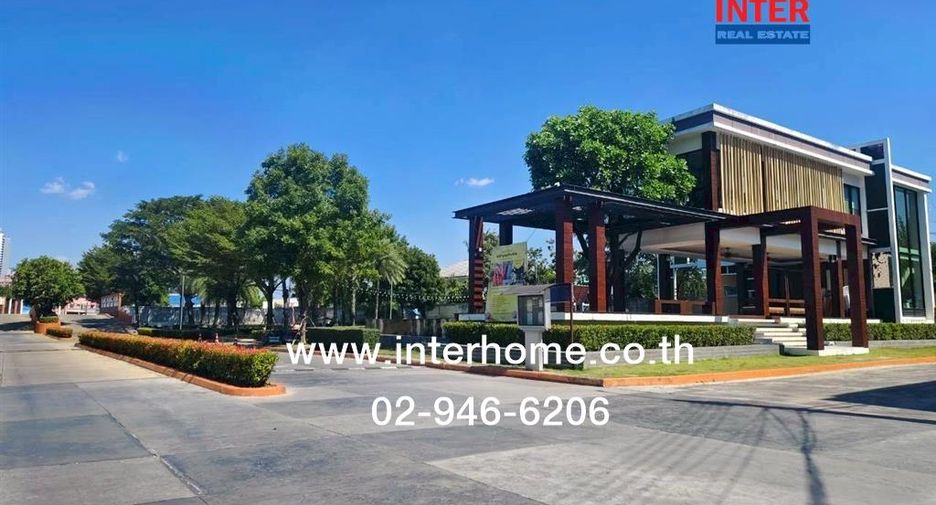 For sale 3 bedrooms townhouse in Phasi Charoen, Bangkok