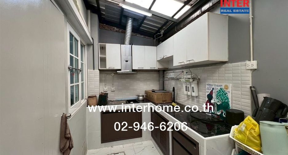 For rent and for sale 4 bedrooms townhouse in Khlong Sam Wa, Bangkok