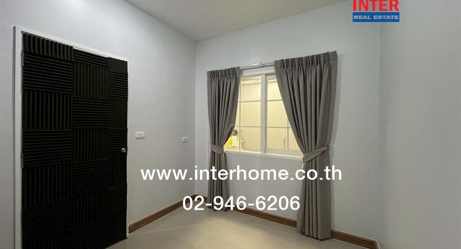 For rent and for sale 4 bedrooms townhouse in Khlong Sam Wa, Bangkok