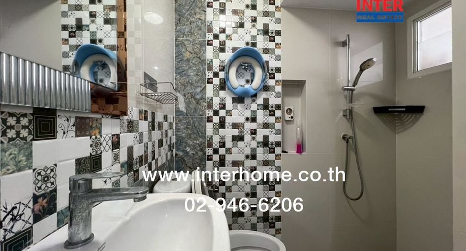 For rent and for sale 4 bedrooms townhouse in Khlong Sam Wa, Bangkok