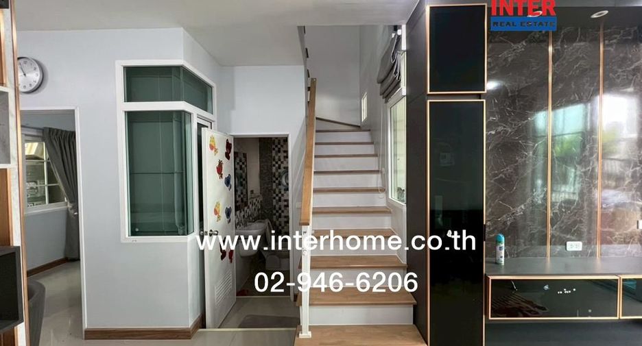 For rent and for sale 4 bedrooms townhouse in Khlong Sam Wa, Bangkok