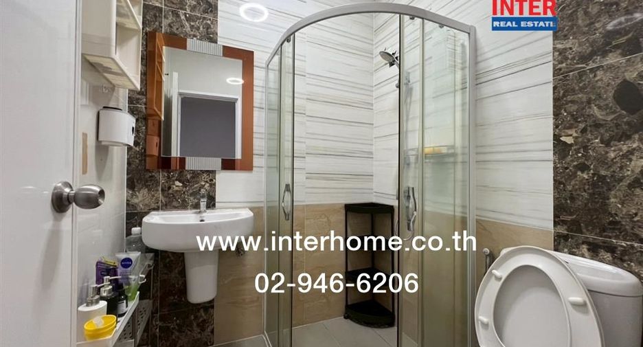 For rent and for sale 4 bedrooms townhouse in Khlong Sam Wa, Bangkok