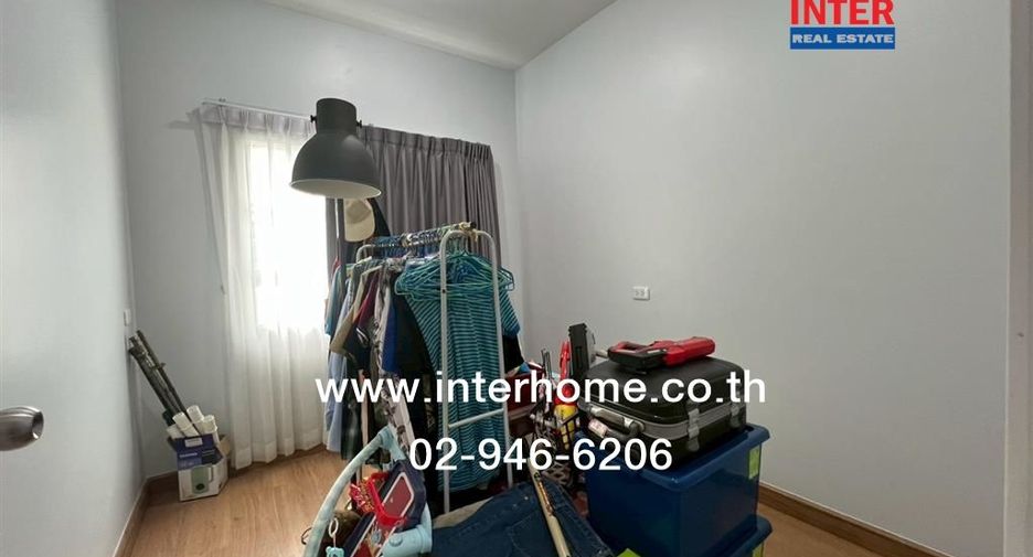 For rent and for sale 4 bedrooms townhouse in Khlong Sam Wa, Bangkok