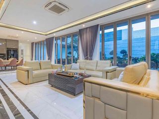Villa zur Miete mit 6 Zimmer in Bang Lamung, Chonburi
