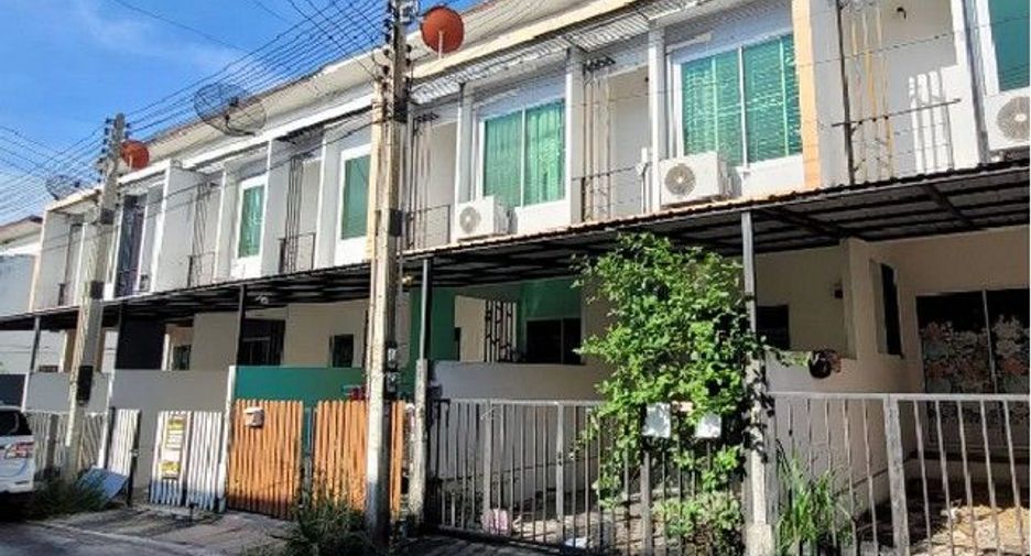 For sale 2 bedrooms townhouse in Ban Bueng, Chonburi