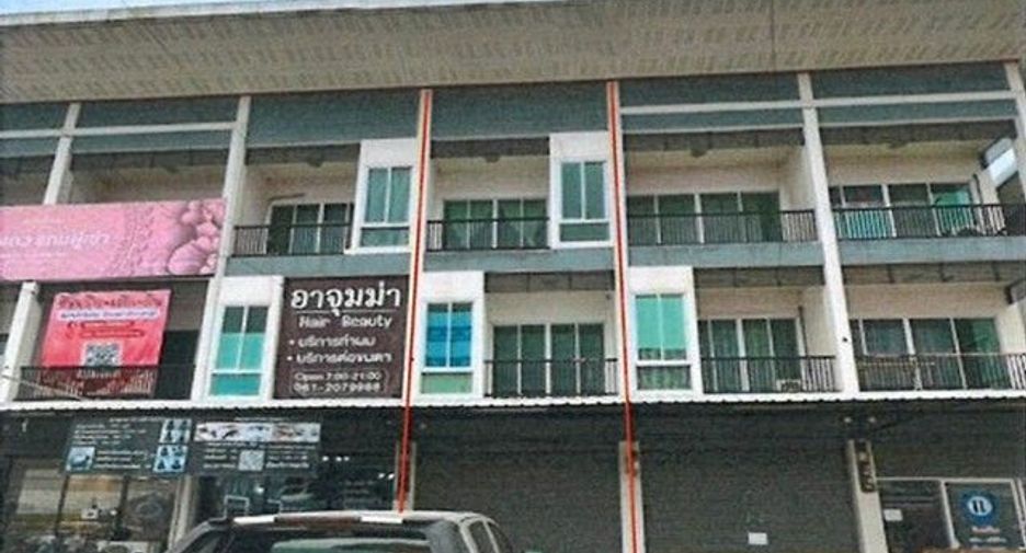 For sale 1 bed retail Space in Prachantakham, Prachin Buri