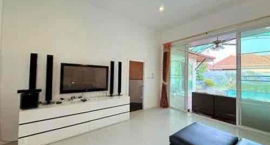 For rent 3 bedrooms villa in Bang Lamung, Chonburi