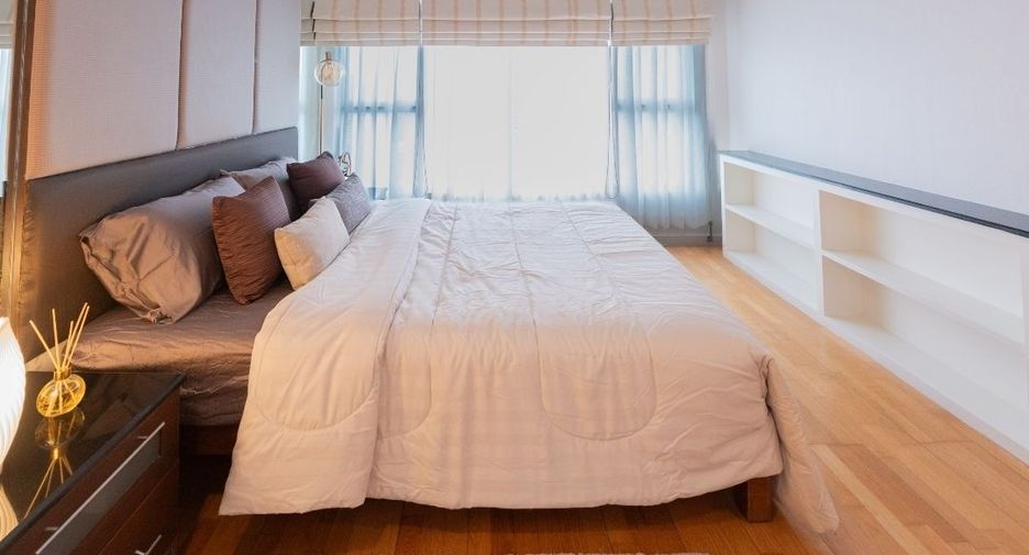 For sale 2 bedrooms condo in Yan Nawa, Bangkok