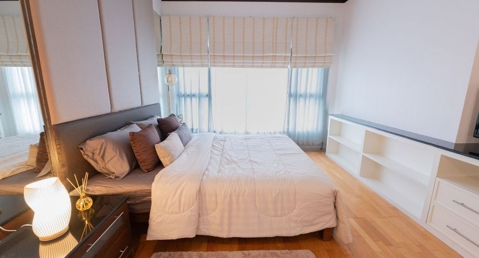 For sale 2 bedrooms condo in Yan Nawa, Bangkok