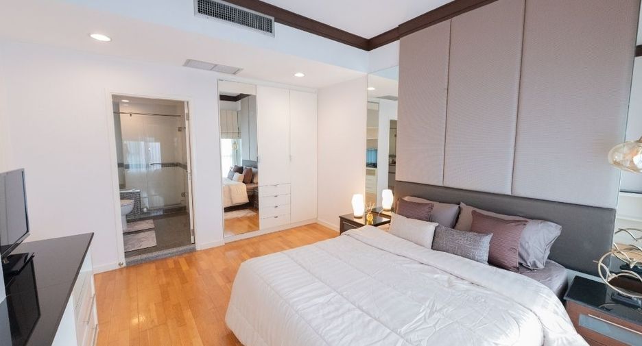 For sale 2 bedrooms condo in Yan Nawa, Bangkok