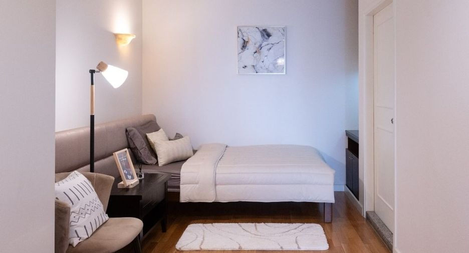 For sale 2 bedrooms condo in Yan Nawa, Bangkok