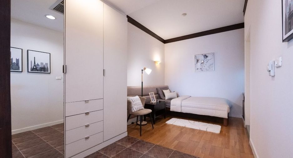 For sale 2 bedrooms condo in Yan Nawa, Bangkok