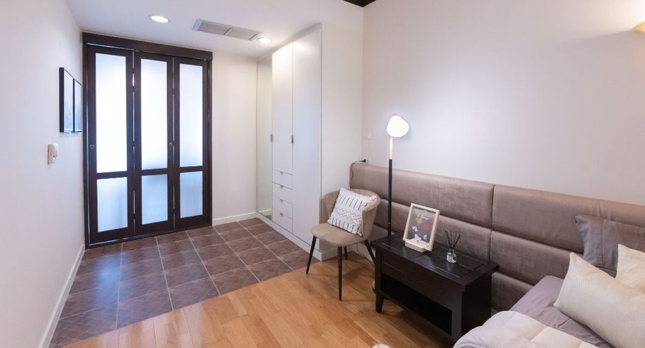 For sale 2 bedrooms condo in Yan Nawa, Bangkok