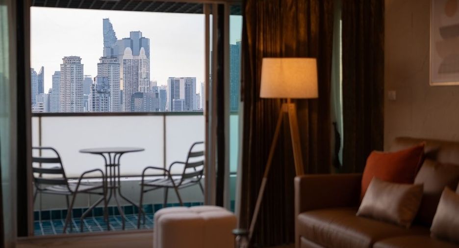 For sale 2 bedrooms condo in Yan Nawa, Bangkok