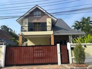 Casa en alquiler de 3 habitaciones en Bang Lamung, Chonburi