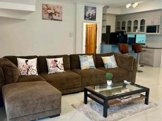 Casa en alquiler de 3 habitaciones en Bang Lamung, Chonburi