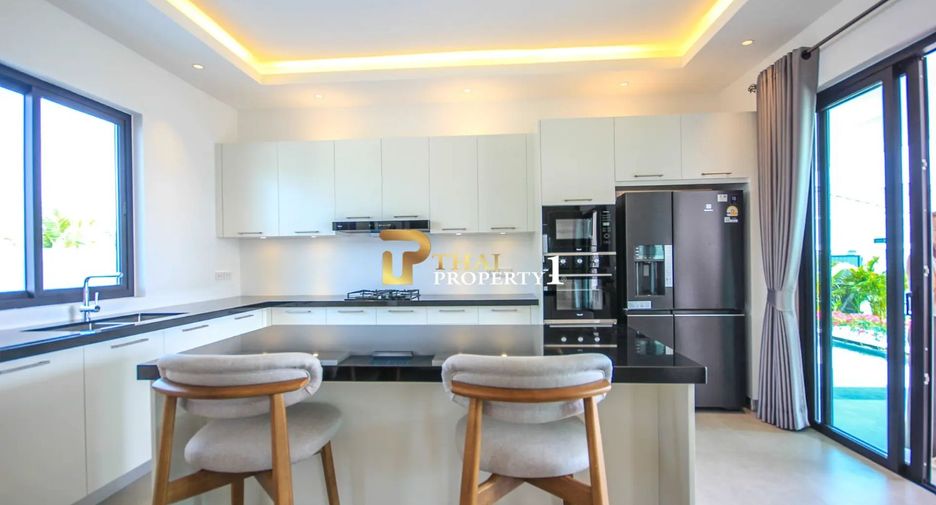 For sale 4 bedrooms villa in Hua Hin, Prachuap Khiri Khan