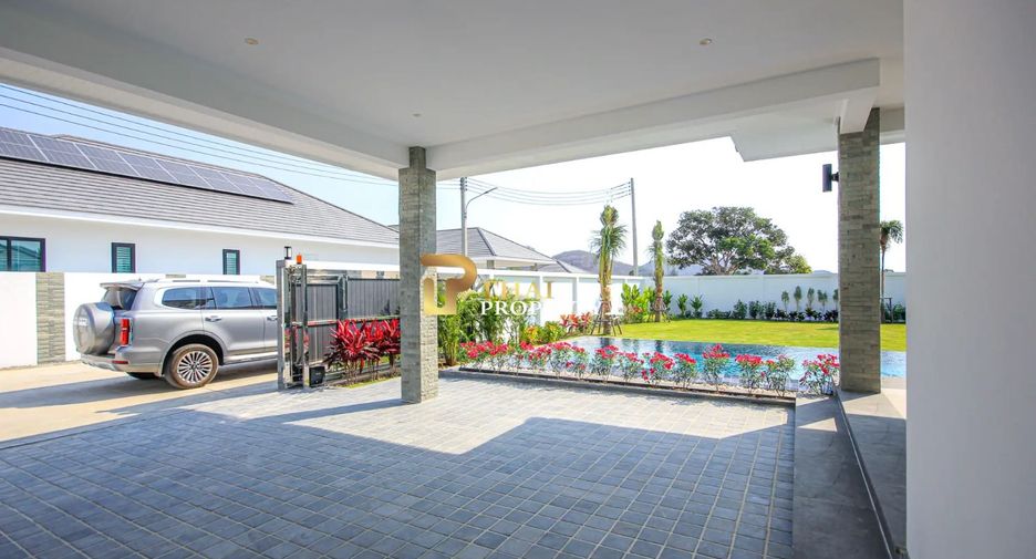 For sale 4 bedrooms villa in Hua Hin, Prachuap Khiri Khan