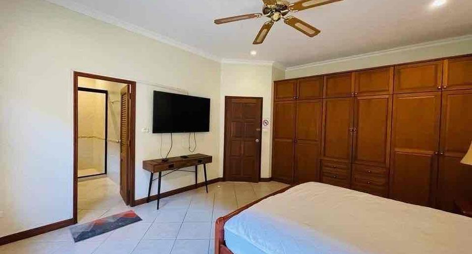 À louer 3 chambres villa à Bang Lamung, Chonburi