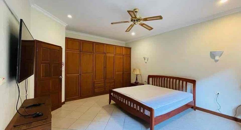 À louer 3 chambres villa à Bang Lamung, Chonburi