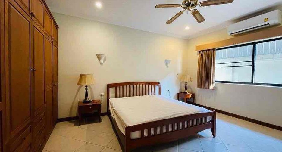 À louer 3 chambres villa à Bang Lamung, Chonburi