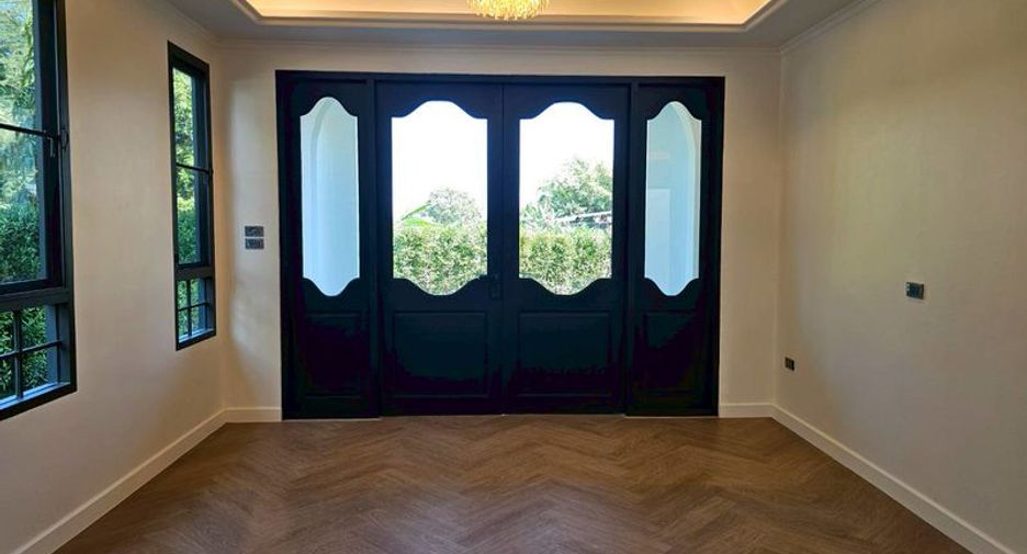 Haus zum Kauf mit 4 Zimmer in Mueang Chiang Mai, Chiang Mai