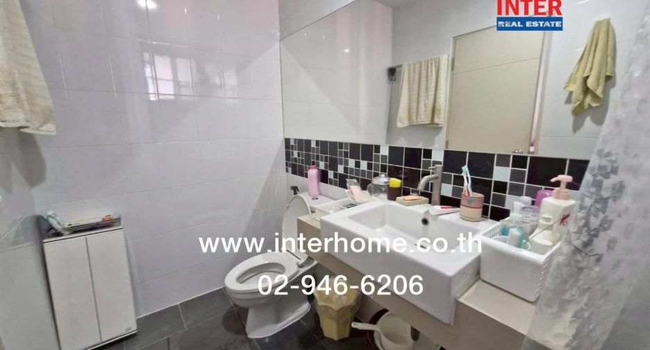 For sale 3 bedrooms townhouse in Pak Kret, Nonthaburi