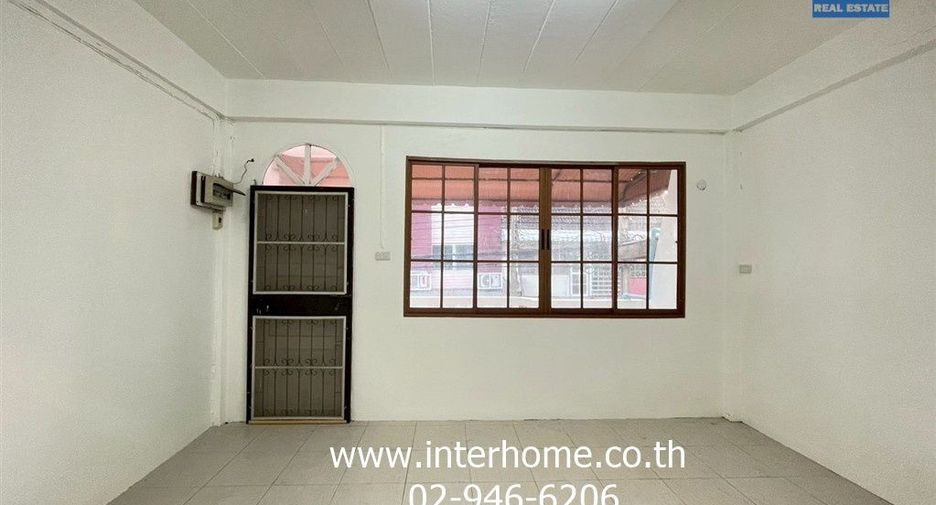 For sale 2 bedrooms townhouse in Chatuchak, Bangkok