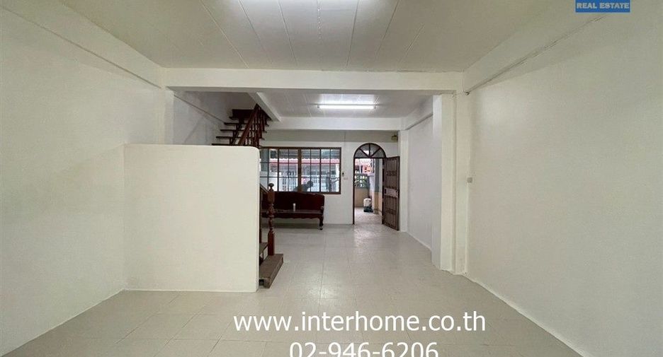 For sale 2 bedrooms townhouse in Chatuchak, Bangkok