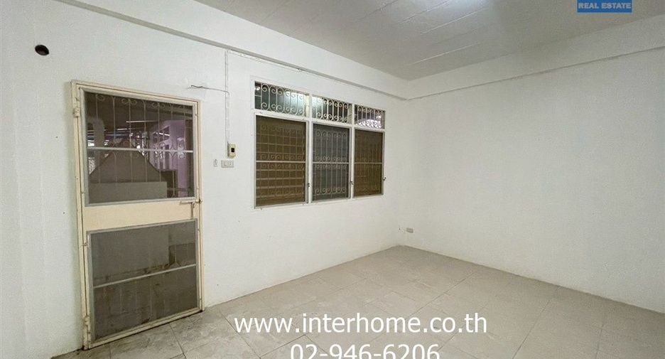 For sale 2 bedrooms townhouse in Chatuchak, Bangkok