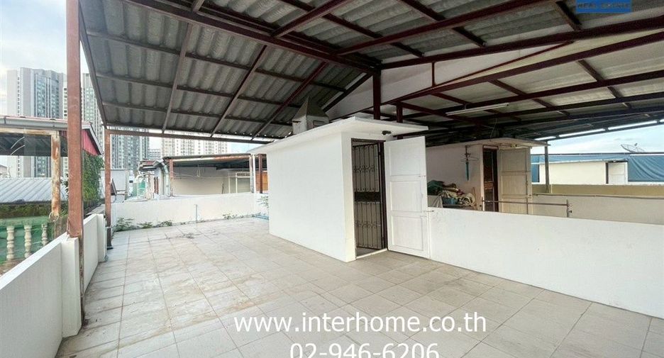 For sale 2 bedrooms townhouse in Chatuchak, Bangkok