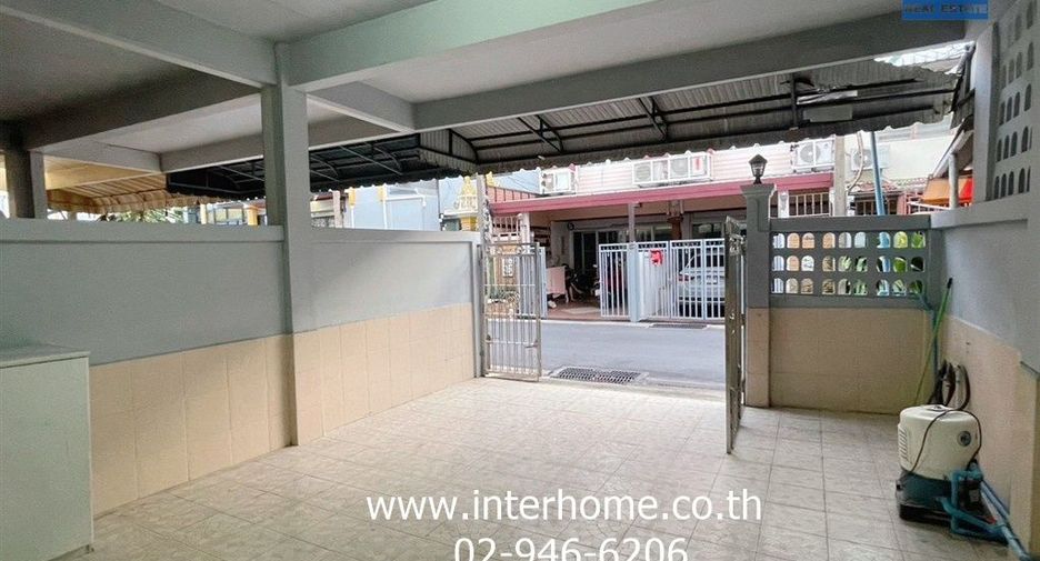 For sale 2 bedrooms townhouse in Chatuchak, Bangkok