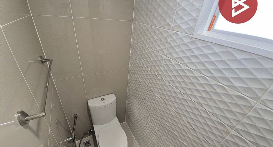 For sale 2 bedrooms townhouse in Mueang Pathum Thani, Pathum Thani