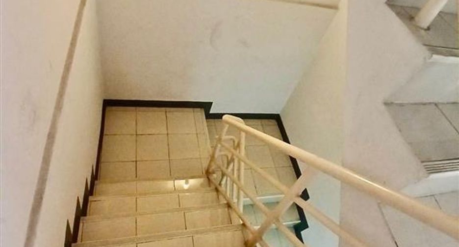 Продажа 4 спальни таунхаус в Банг Капи, Бангкок