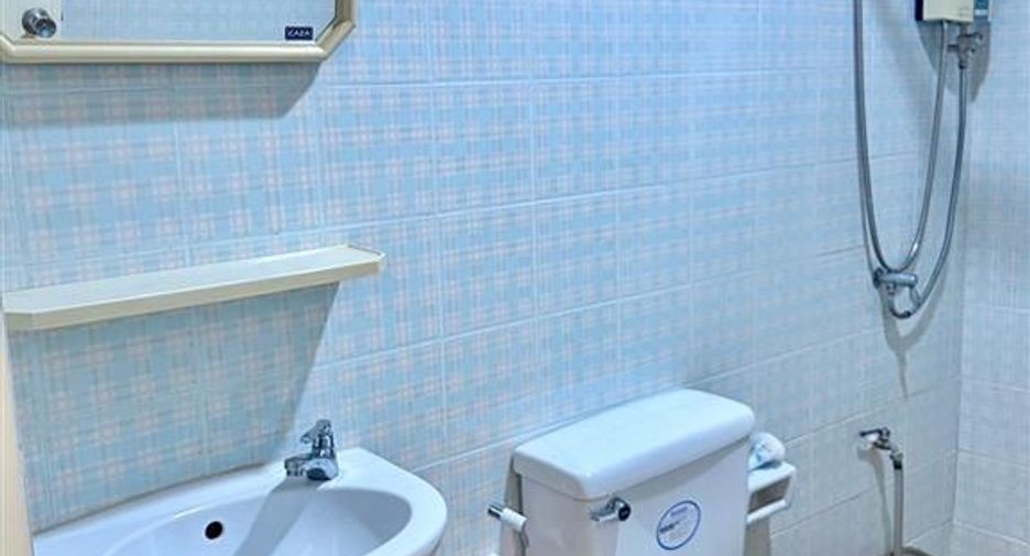 Продажа 4 спальни таунхаус в Банг Капи, Бангкок