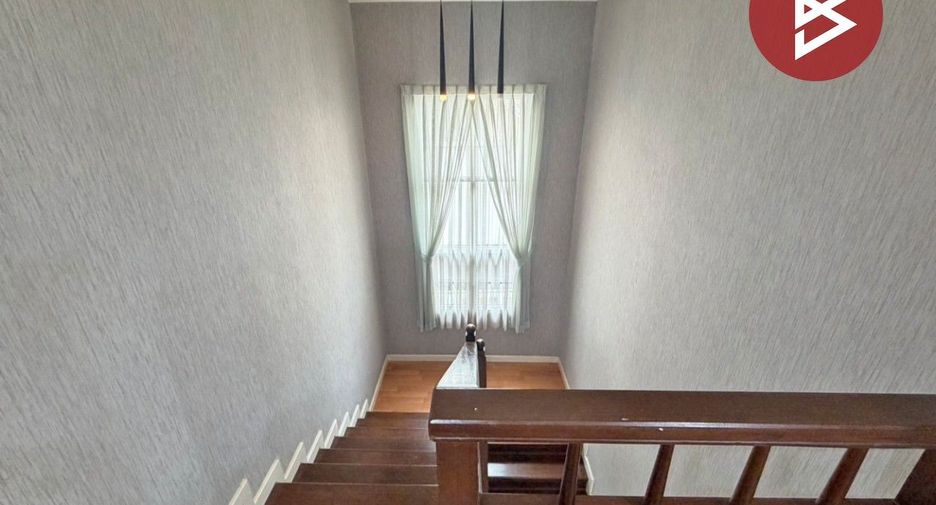 Продажа 3 спальни дом в Si Racha, Чонбури